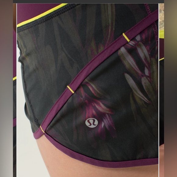 Lululemon Speed shorts Midnight Iris - Picture 3 of 6